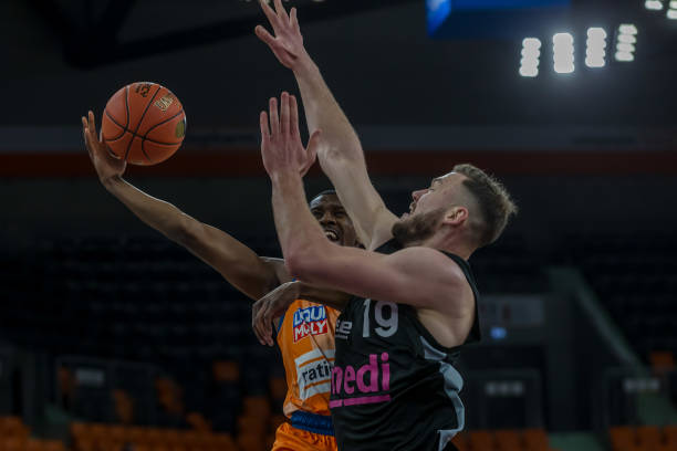 宁忠岩凭借 宁忠岩凭借